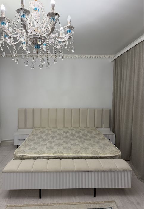 Мягкая двухспальная кровать 180х200