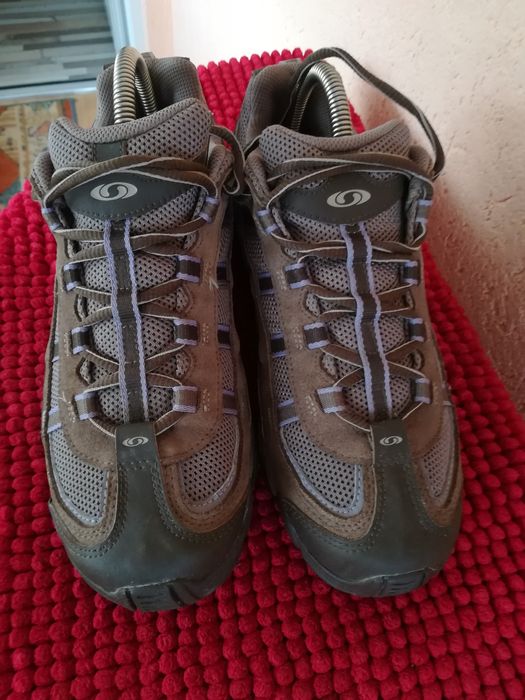 Adidași Salomon nr 39 piele unisex