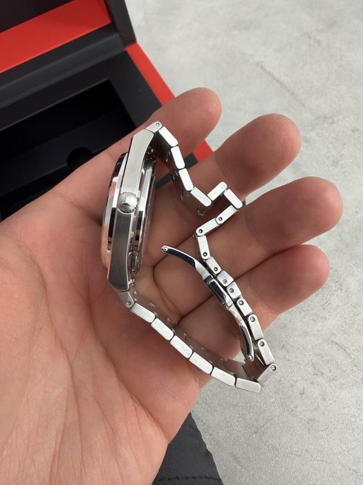 Tissot PRX в идеальном состоянии