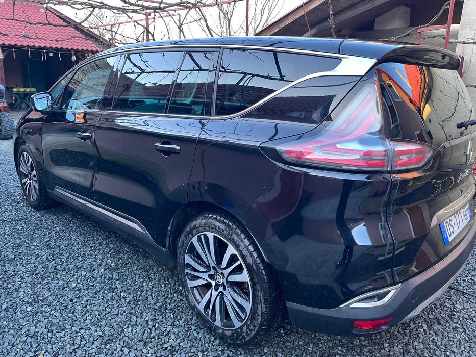 Renault initiale paris 7 locuri