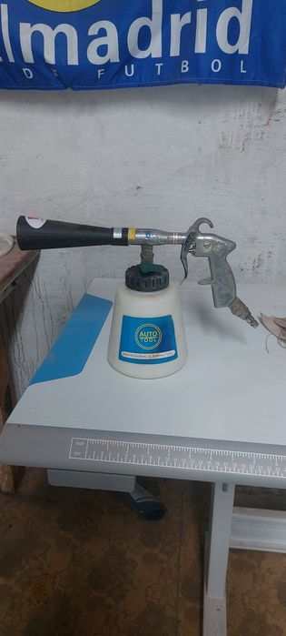 Продам пистолет для пены