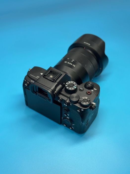 Sony A7 s3 24-70mm f4 obektivi bilan