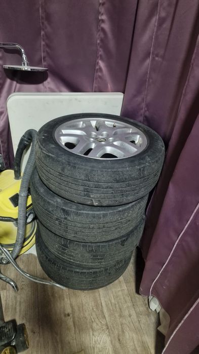 Продам диски с резиной субару