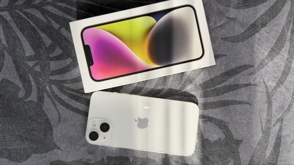 Продам iPhone 14