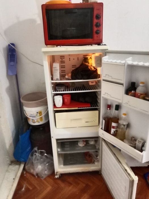 Продам холодильник,духовку и газ балон