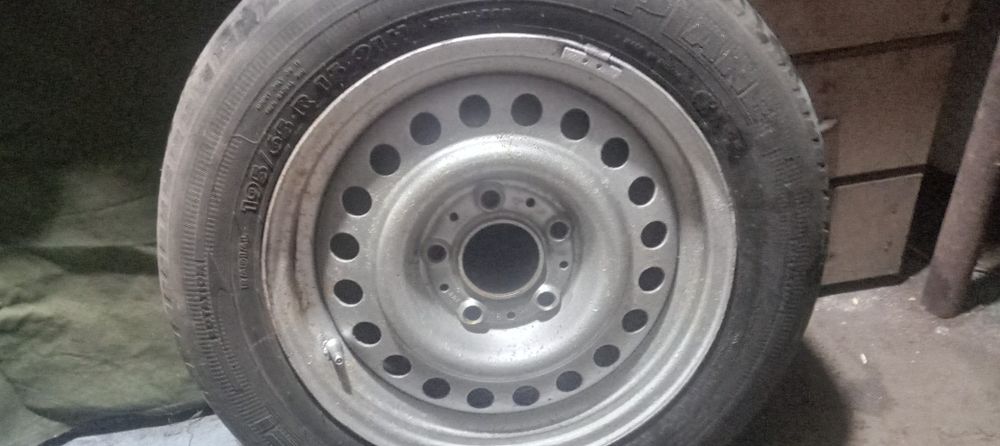 Продам запаску на бмв3