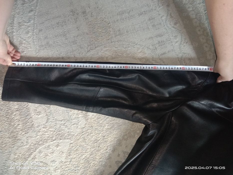 Кожаная куртка весна/осень.