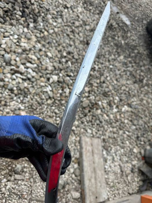 Лайсна за предната броня на audi a8 d5