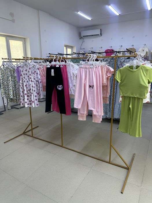 Вешалка для одежды для магазинов