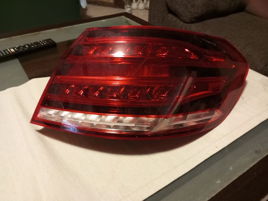 Заден десен стоп за 2016 Мерцедес Бенц Е 350