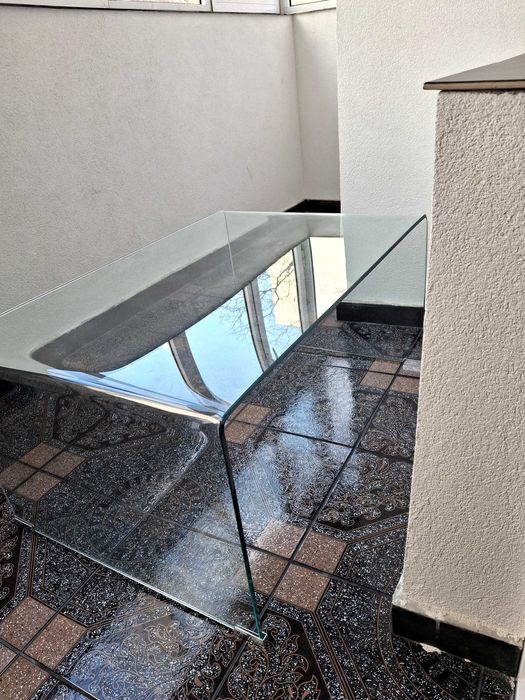 Холна стъклена маса