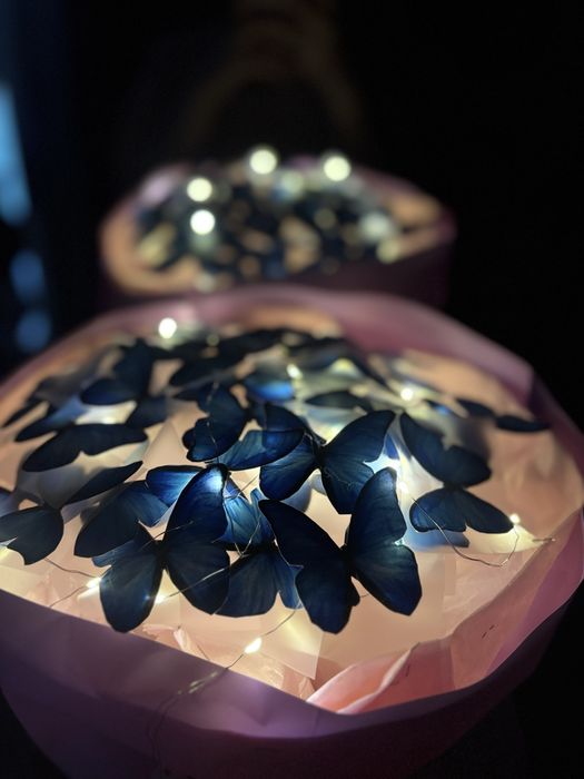 Букет из 33 бабочек