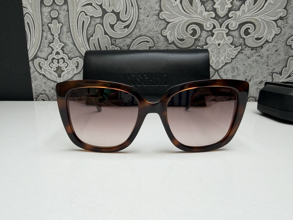 Moschino слънчеви очила