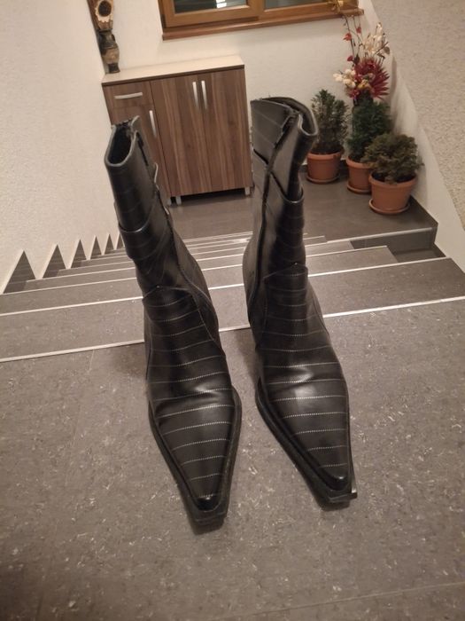 Дамски черни елегантни боти