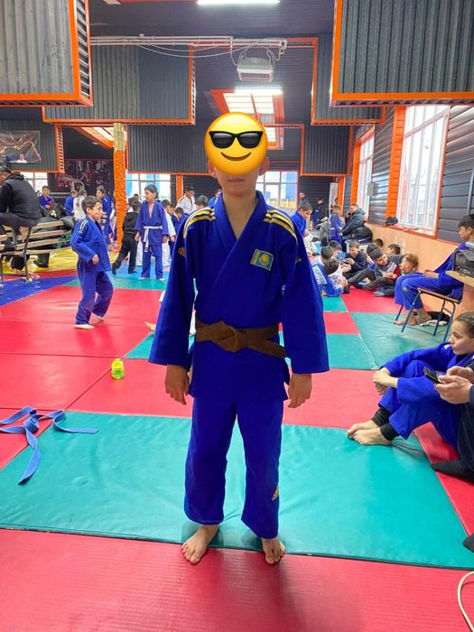Спортивные костюмы