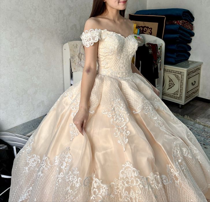 Продам свадебные платья