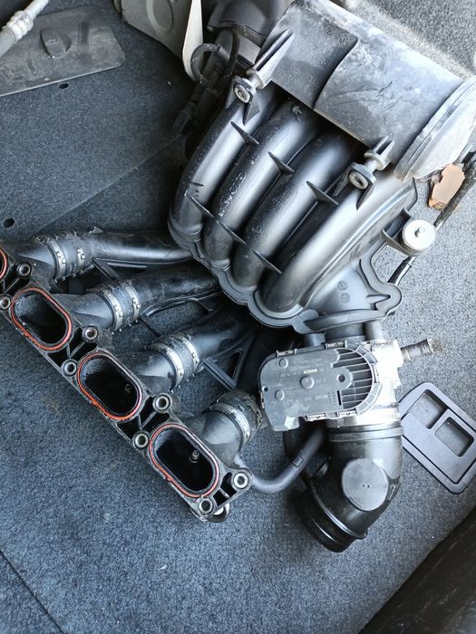 Clapeta accelerație Audi A4 B 7 2, 0 benzină COD 06B133062H