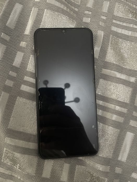Самсунг А13 64гб очень хорошем состоянием