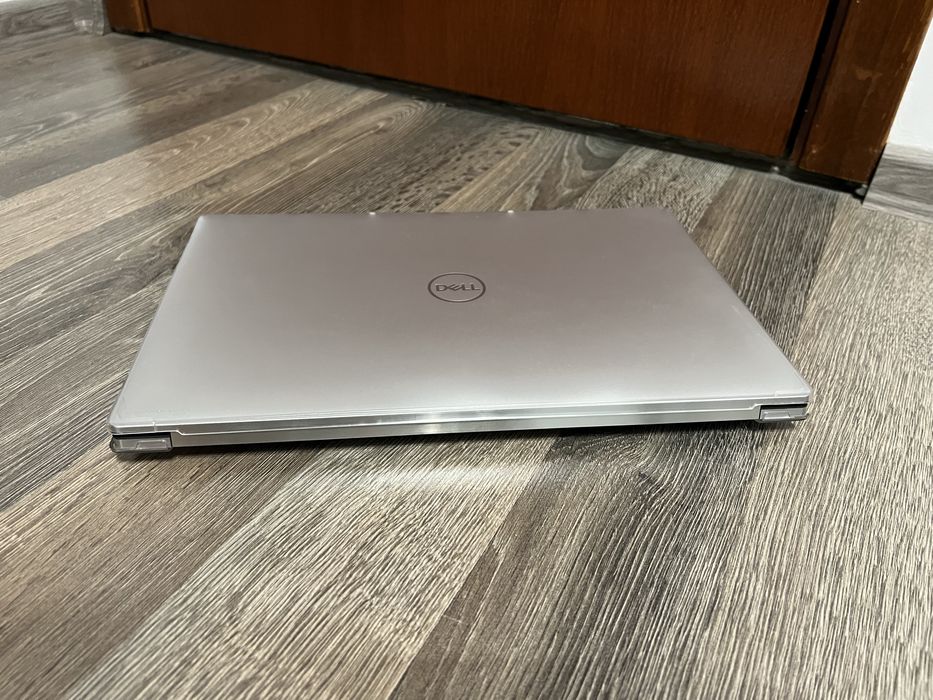 Dell XPS 15 9520 / i7-12700H / 16GB RAM/ 1 TB SSD