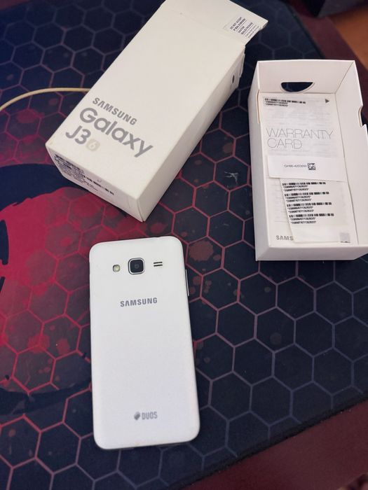 Продам телефон Samsung Galaxy J 3