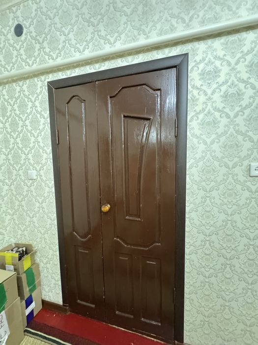 Люстра,орындық,есік