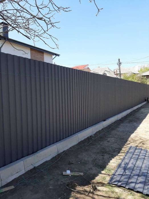 Construim garduri și porți