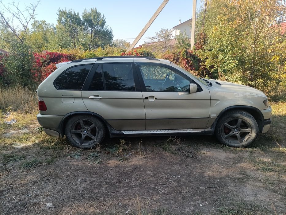 Продам BMW X5 3.л. 2002 года
