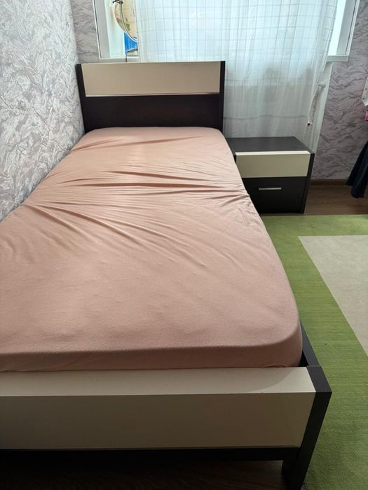 Кровать с Тумбой и Матрасом