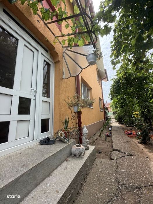 Casa de vanzare, utilata, suprafata 130 mp, P+1 , Teren 250 mp