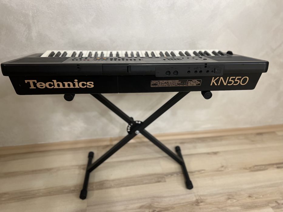 Синтезатор Technics KN550