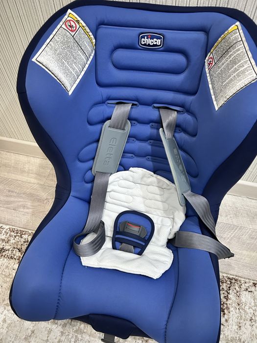 Продам автокресло chicco