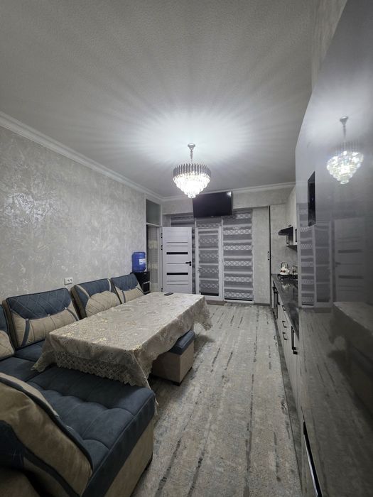 Продается двухкомнатная квартира на улице Мирзо Улугбека.