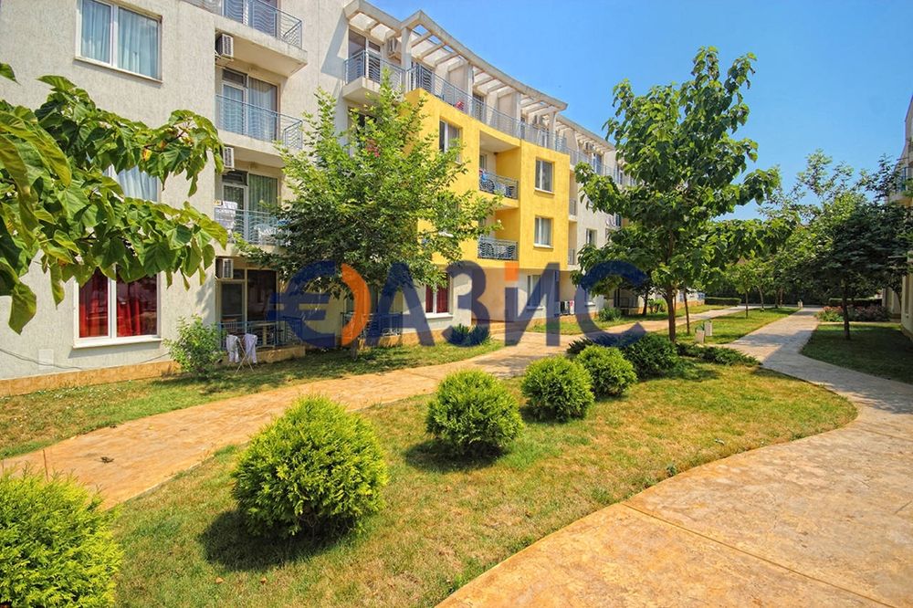 Продава се Двустаен апартамент в к.к. Слънчев бряг - 56 кв.м за 454 €/кв.м - Снимка #12
