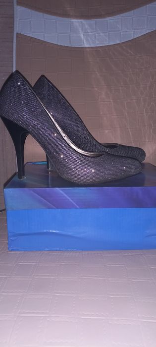 Продаются туфли !