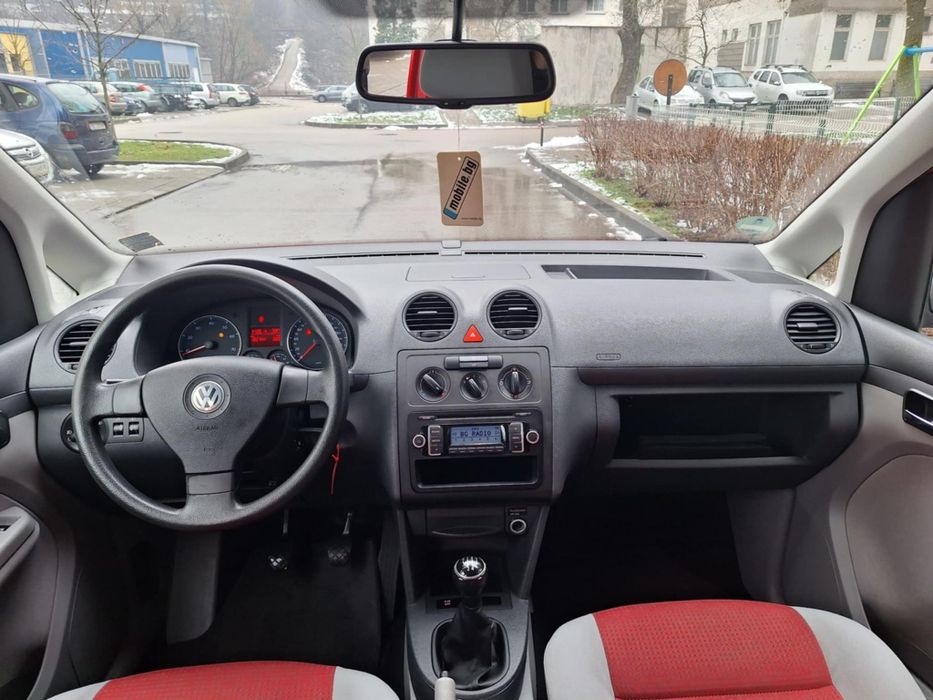 Фолксваген Кади 1,4 бензин 2009 год