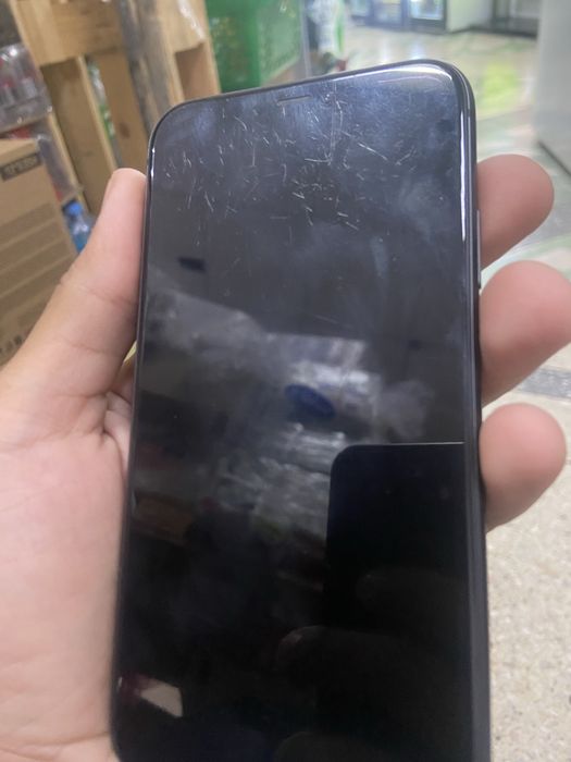 Продам айфон 11 64гига