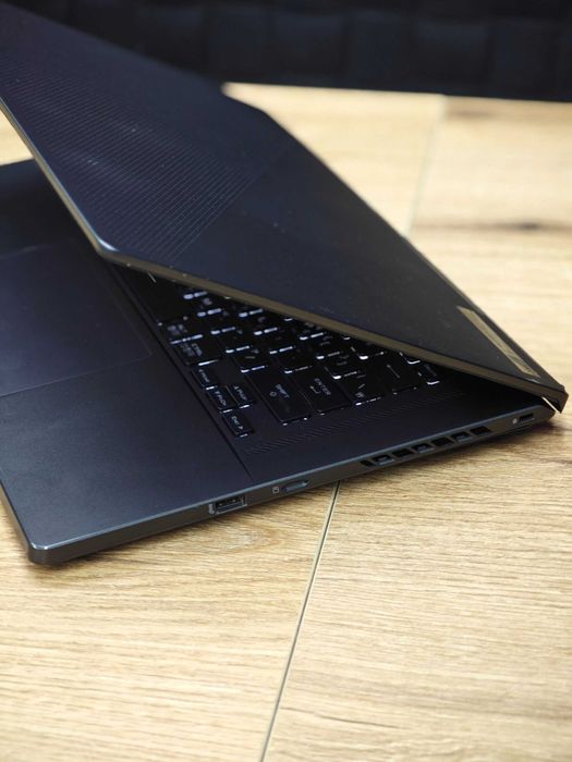 Мощный игровой Asus Rog Zephyrus