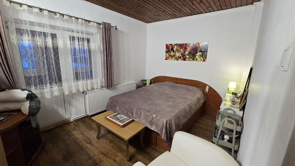 Casa cu etaj si demisol