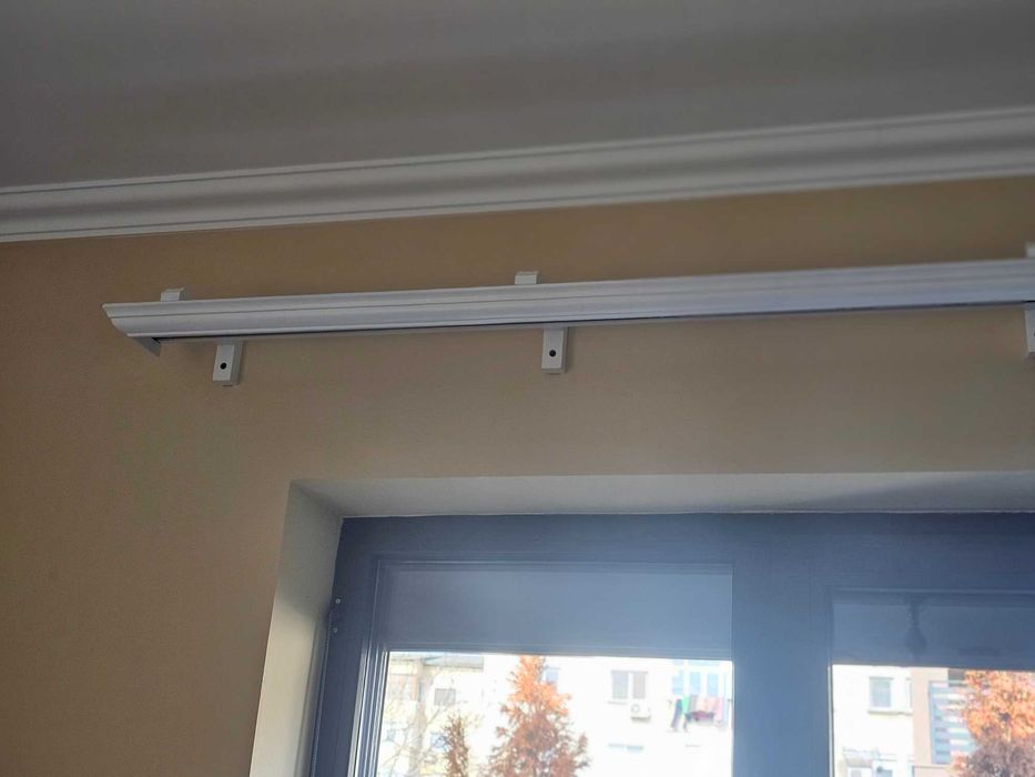 Galerii cu sina din lemn albe clasice