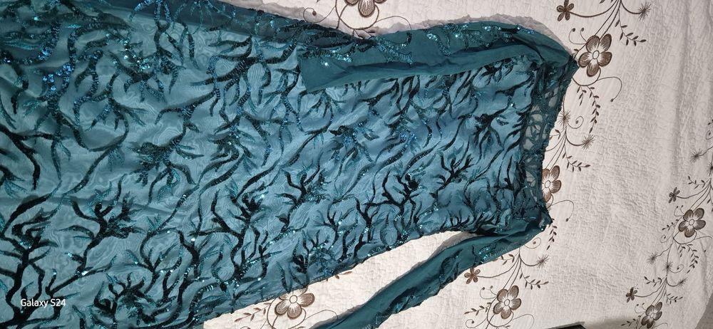 платье Турция по 300000. шытые по 200000