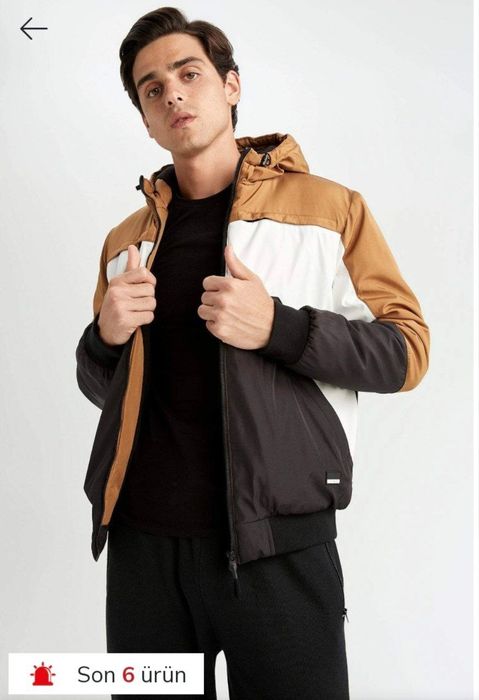 Куртка.Турция Зима -тёплая
 Непромокаемая. 
Размер S.
 Качество  люк