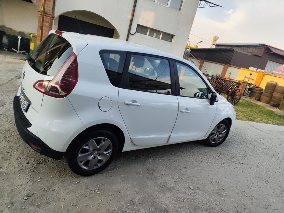 RENAULT Scenic 2012 — imagine 3