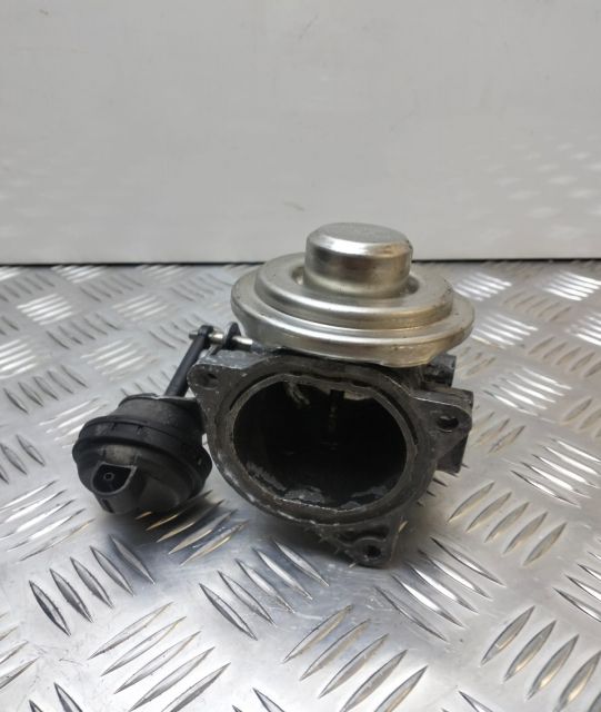 Supapa EGR 038129637L Volkswagen VW Passat B5.5 (facelift)