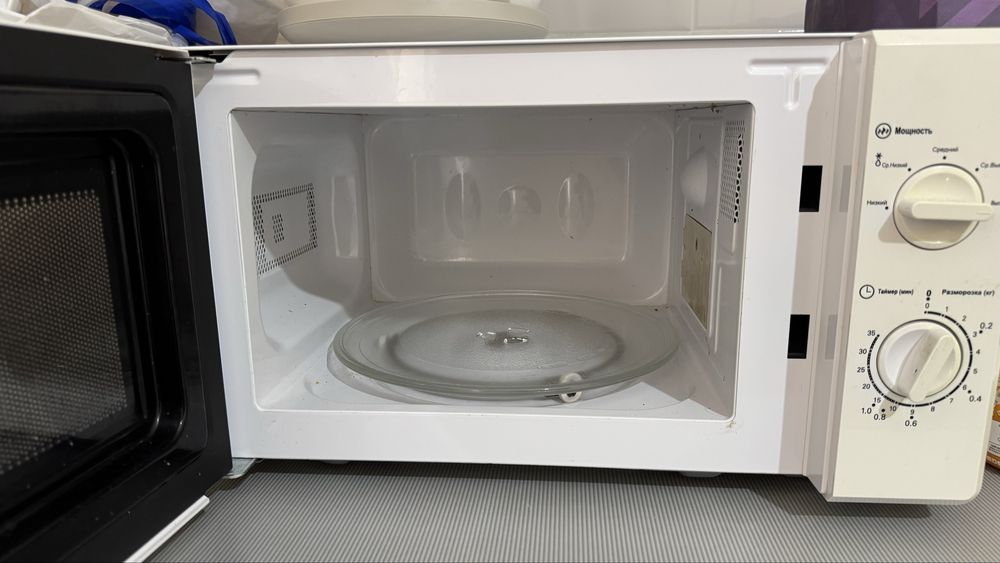 Продам микроволновку Midea