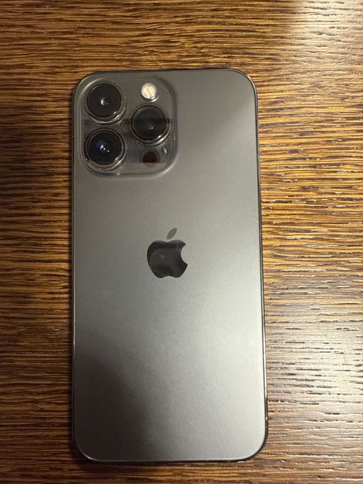 Айфон 13 про в отличном состоянии