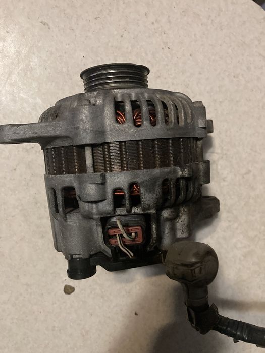 Генератор мазда 626.