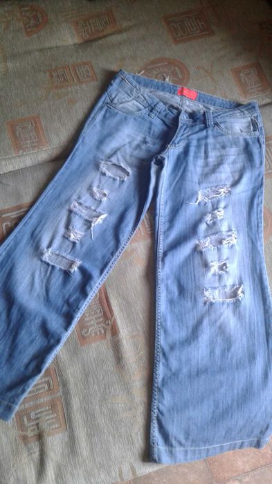 Продам джинсы+джинсовое боди+ремень