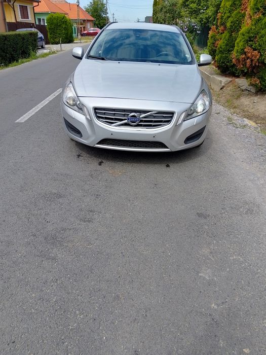 VOLVO V60 2013