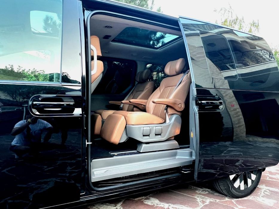 租賃小型貨車和小巴阿拉木圖24/7城際計程車