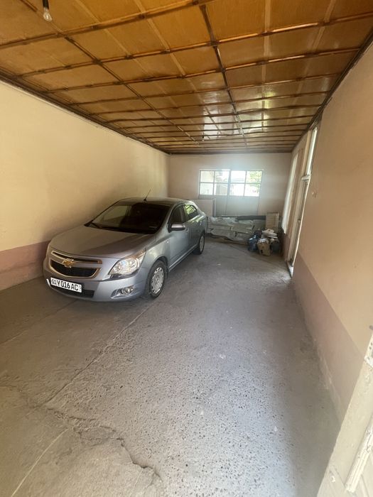 Uy sotladi yakasaroyda